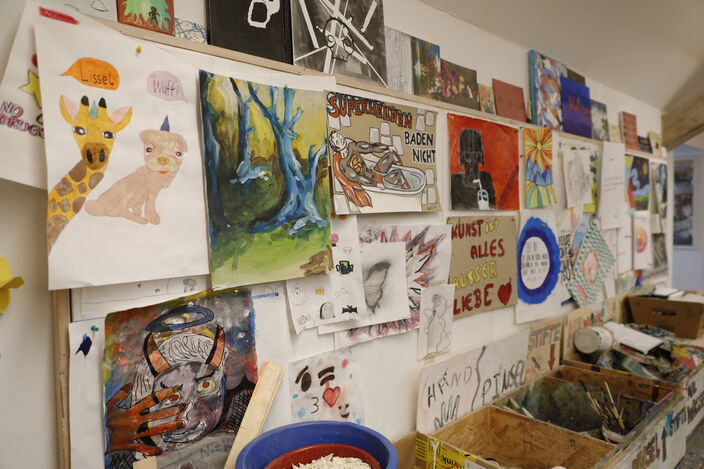 Kunstwerke verschiedene Schülerinnen und Schüler